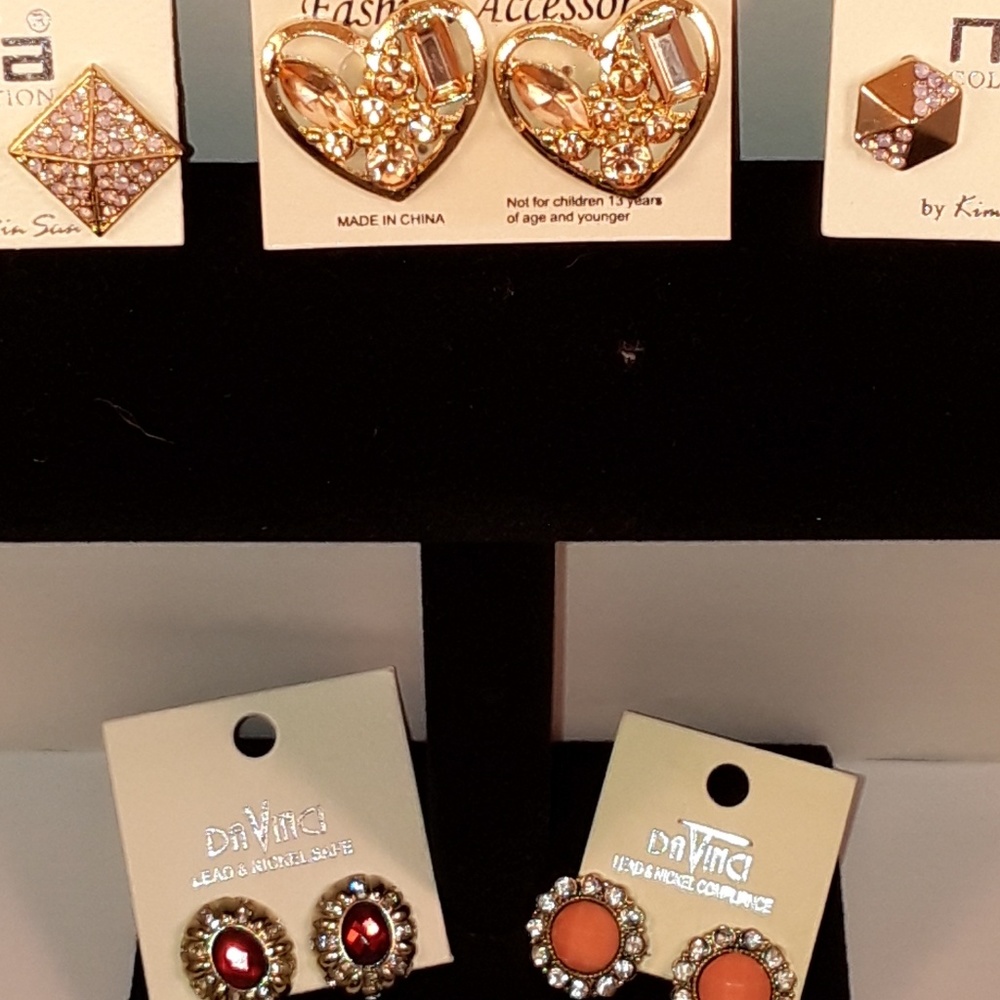 5 PAIRS OF NWT EARRINGS - Picture 3 of 3
